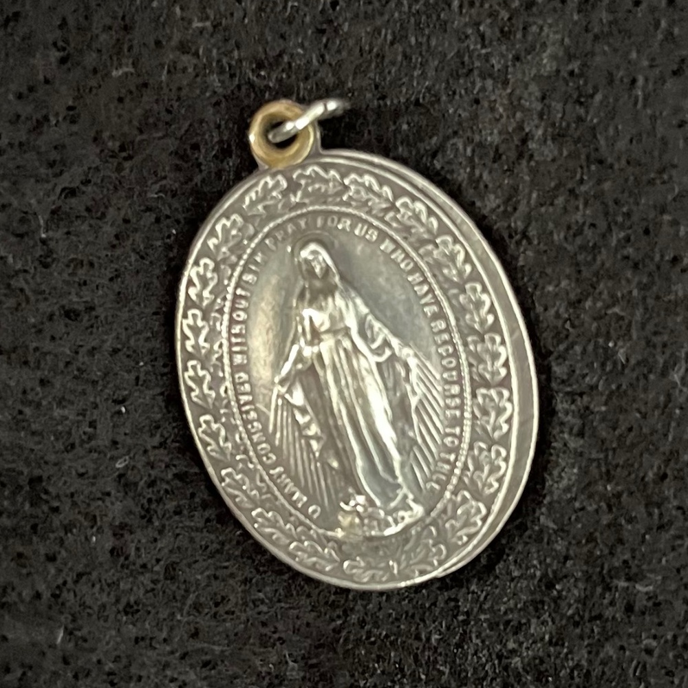 VINTGE STERLING RELIGIOUS METAL